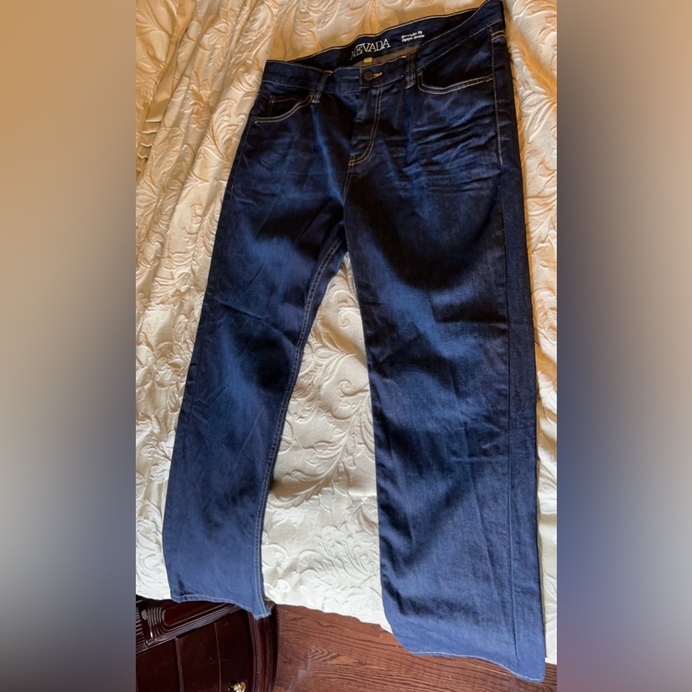 Like New Condition Men’s Nevada Straight Fit 100% Cotton Jeans (Sears)